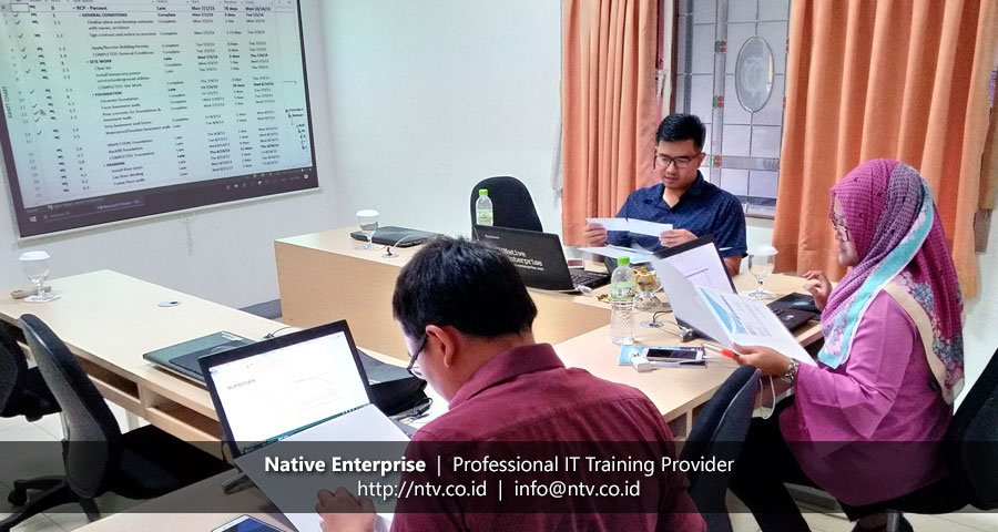Training "Managing Projects using Microsoft Project Desktop" bersama Pelindo II