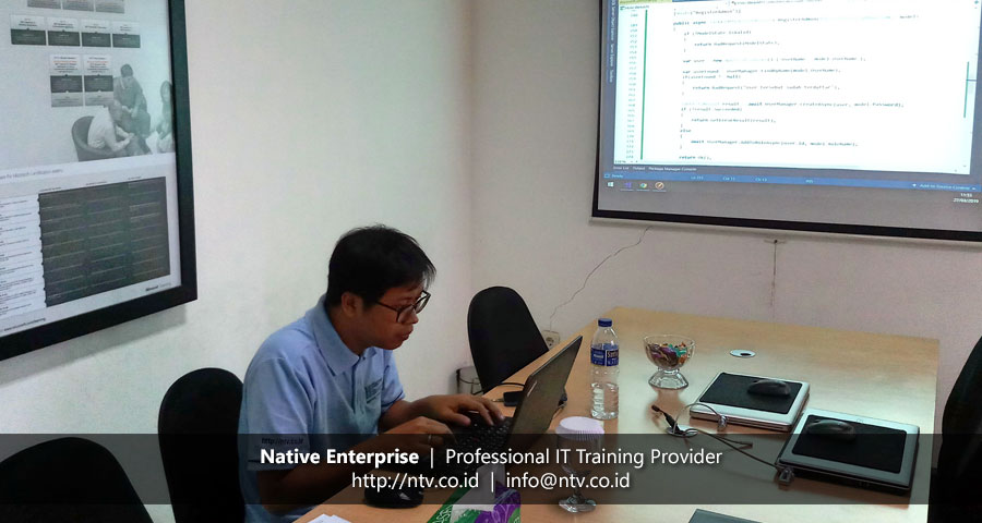 Training "Building RESTful Services using ASP.NET Web API" bersama Hino Finance Indonesia